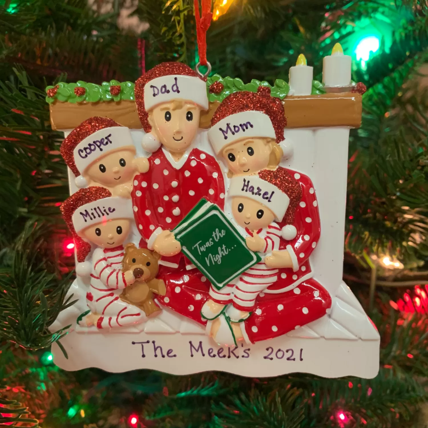 The Jolly Christmas Shop Personalized Ornaments·Family Ornaments | 4.5" Family Of 5 Reading In Bed Personalized Christmas Ornament OR2025-5