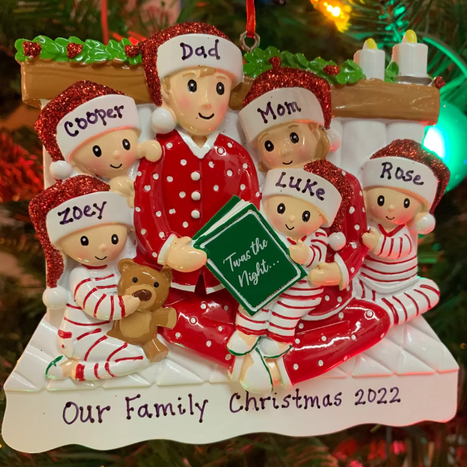 The Jolly Christmas Shop Personalized Ornaments·Family Ornaments | 4.75" Family Of 6 Reading In Bed Personalized Christmas Ornament OR2025-6