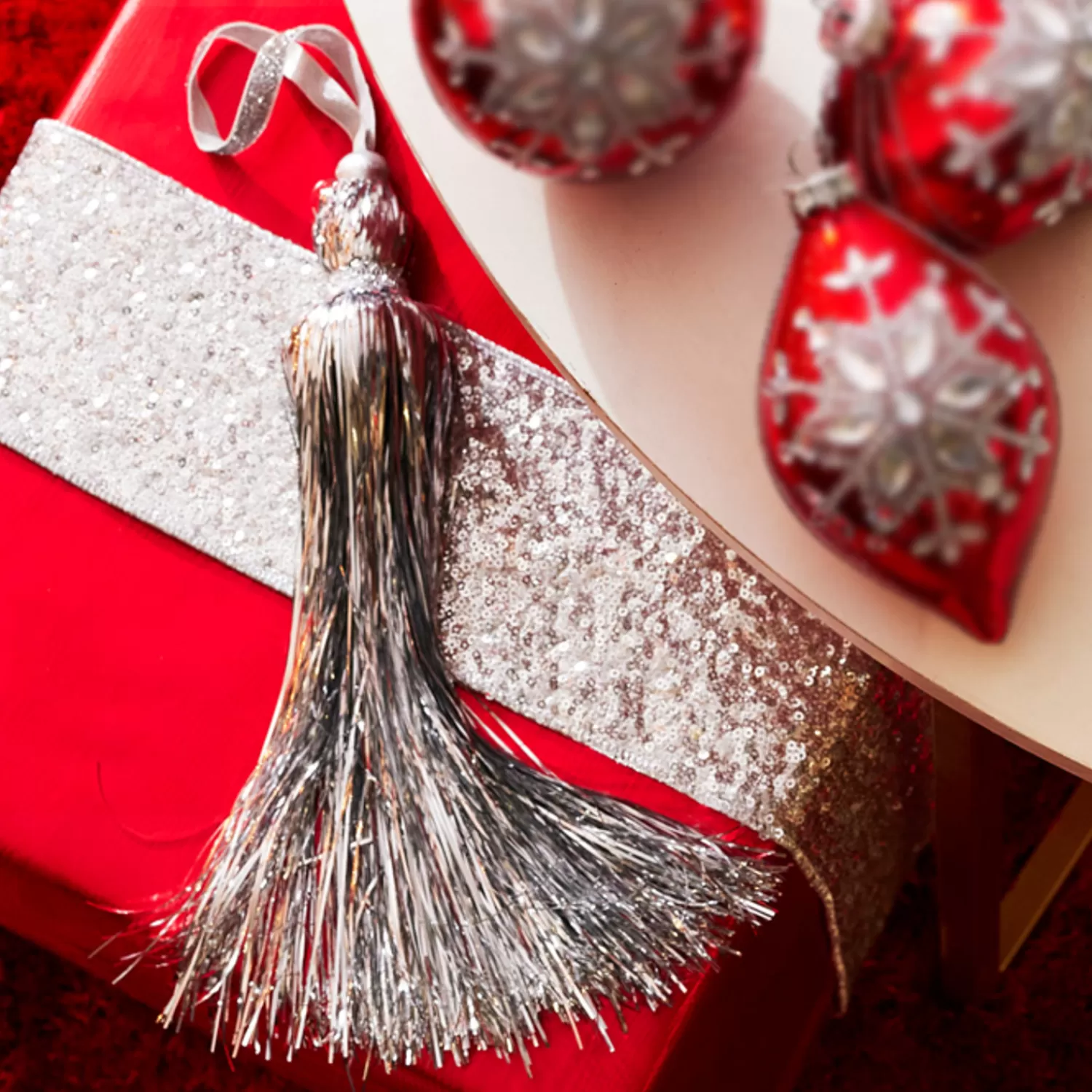 The Jolly Christmas Shop Vintage Reincarnated | Tinsel Town | Raz 11" Silver Tinsel Tassel Christmas Ornament 4316136