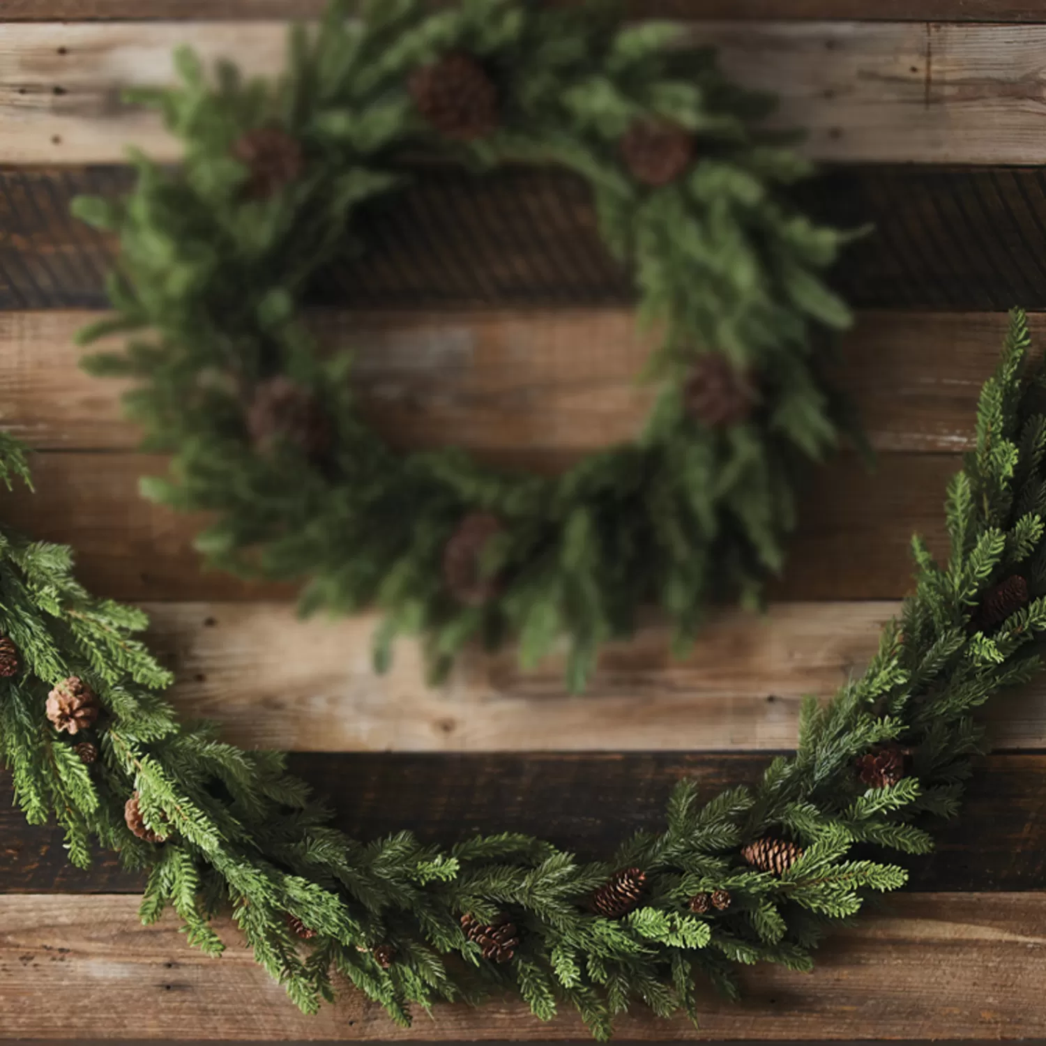 The Jolly Christmas Shop Vintage Farm House | Sleigh Bells | Raz 6' Real Feel Evergreen And Pine Christmas Garland G4212945