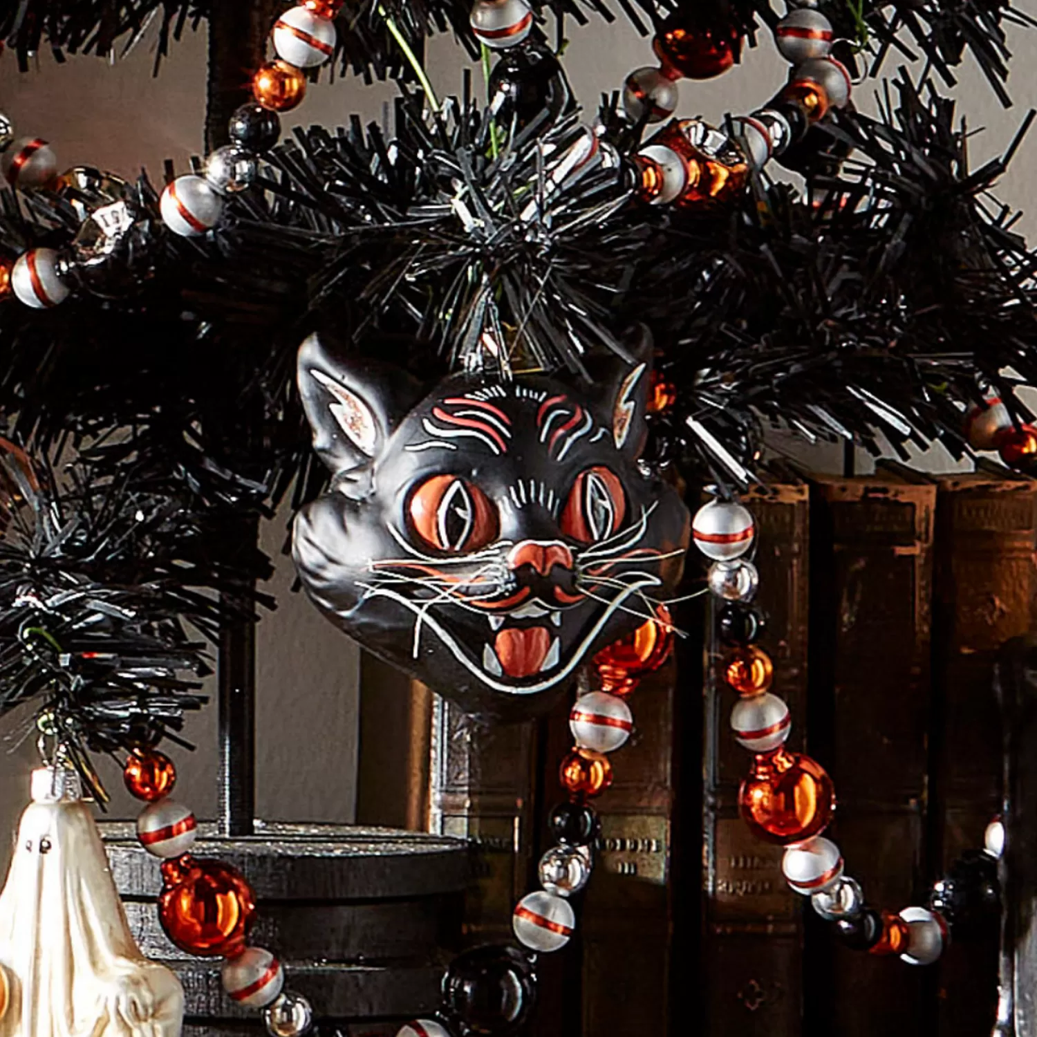 The Jolly Christmas Shop Eric Cortina | Halloween Ornaments | Raz Eric Cortina 4" Scaredy Cat Glass Halloween Ornament 4453112