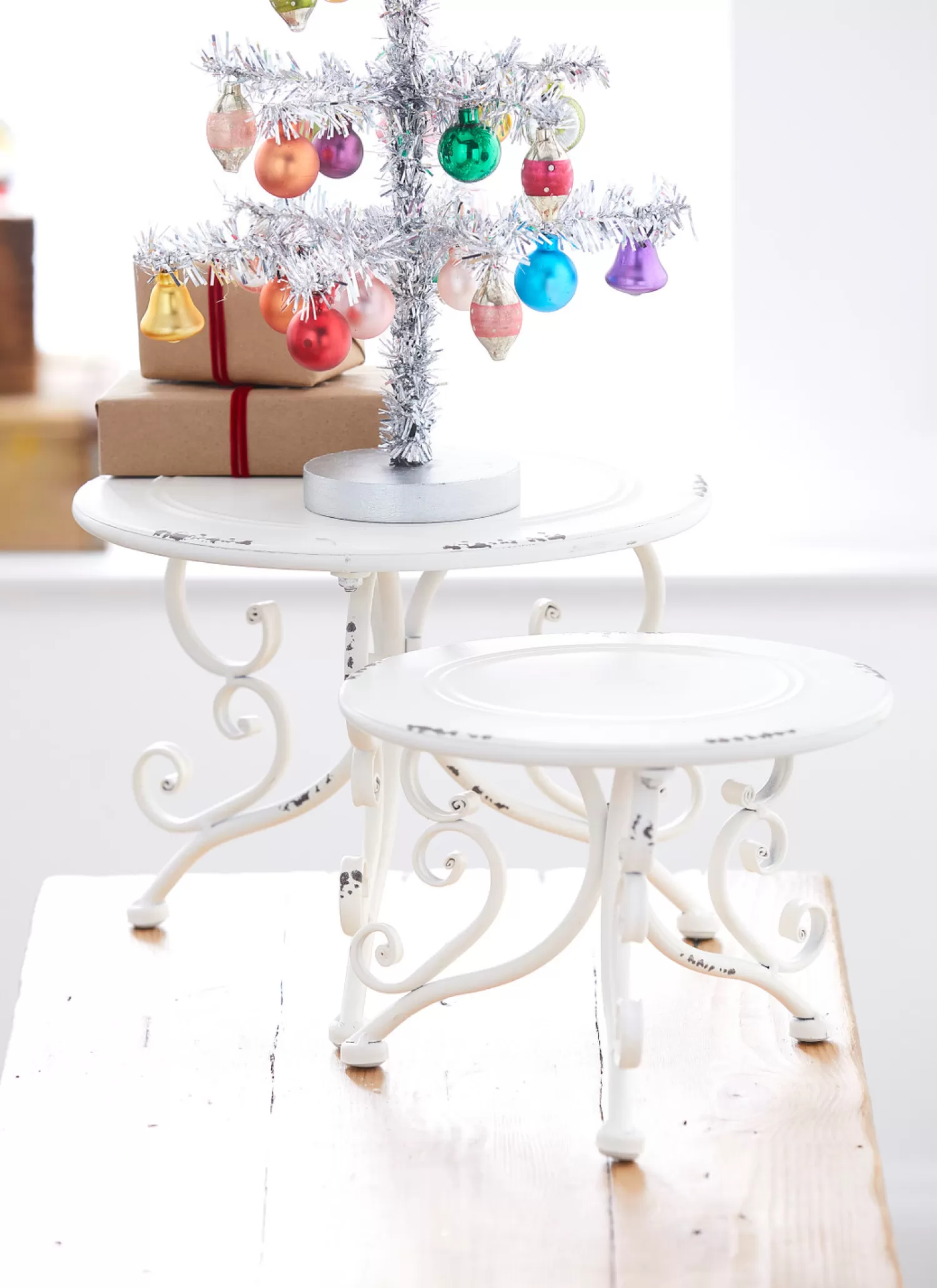 The Jolly Christmas Shop Figurines | Vintage Farm House | Raz Set Of 2 White Distressed Metal Risers Stands 4228915