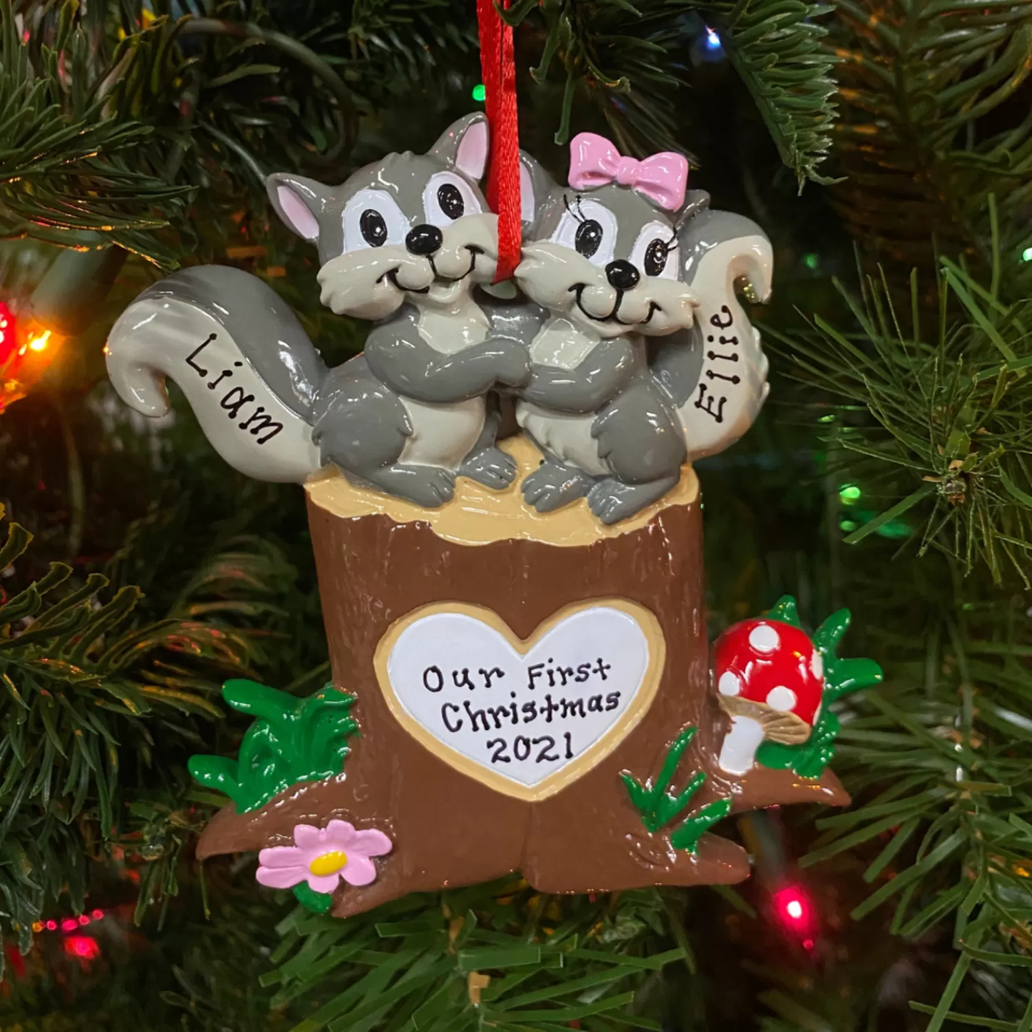 The Jolly Christmas Shop Personalized Ornaments·Wedding And Engagement Ornaments | Personalized Ornaments·Family Ornaments | Squirrel Couple On Tree Trunk With Heart Personalized Christmas Ornament OR1890-SQ